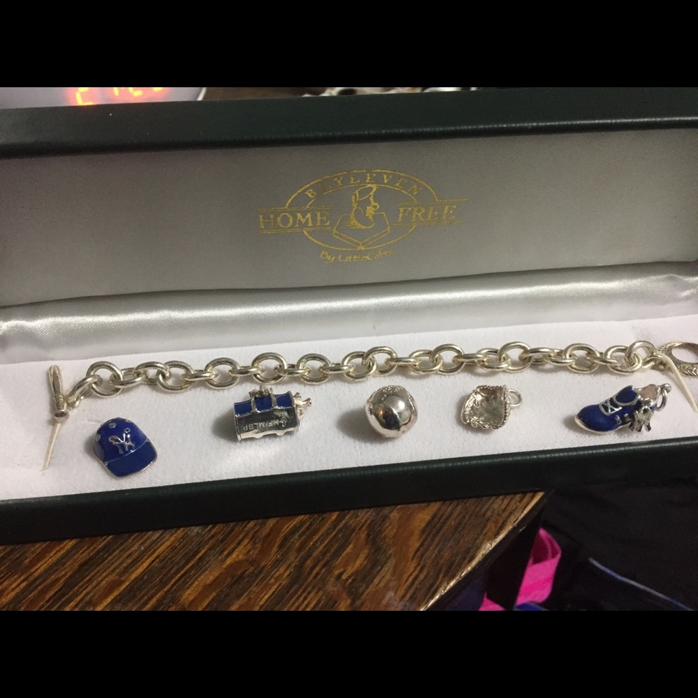 Blyleven Yankees charm bracelet